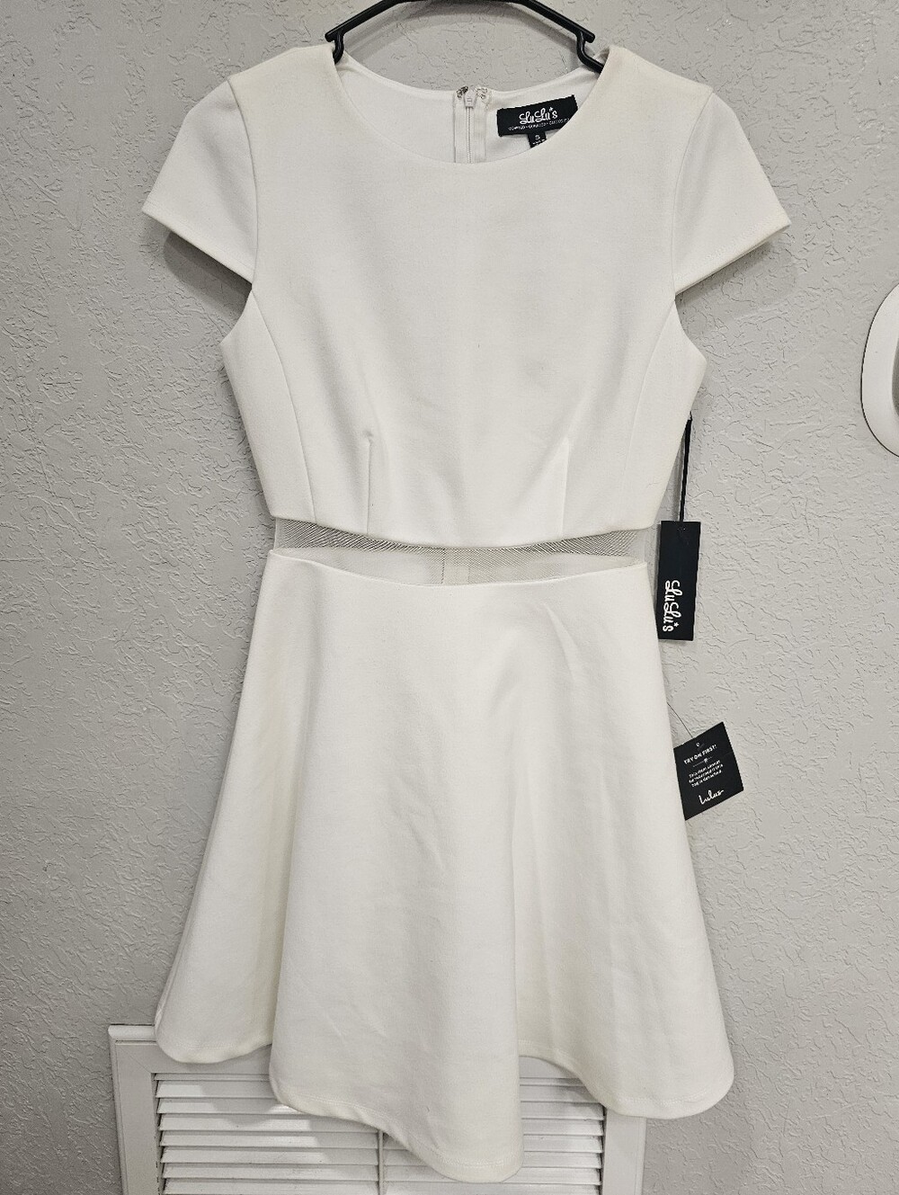 Lulu’s White Fit & Flare Dress Small NWT Cap Sleeve Mesh Waist Bridal Party